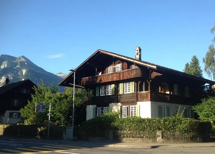Traditional Swiss-flat Lägenhet